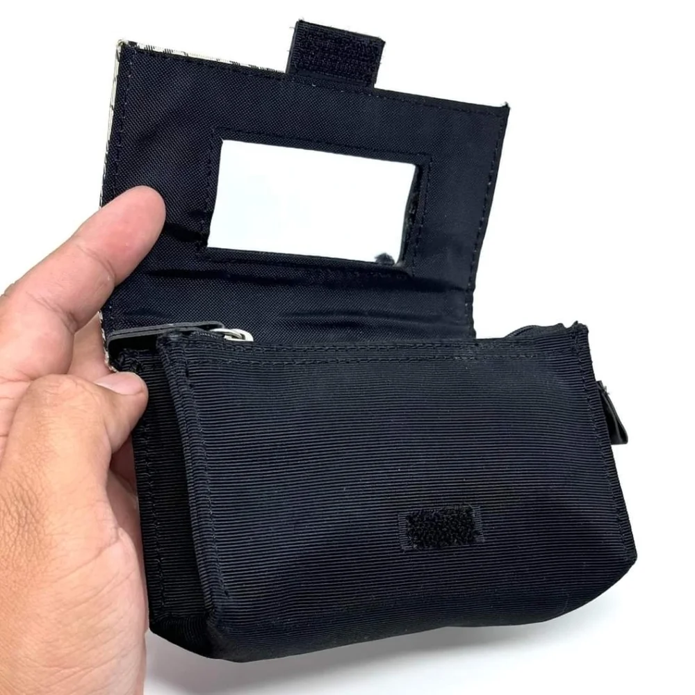 ▪️💠 🅱️URB3RRY COSMETIC POUCH 💠▪️ - Picture 4 of 11